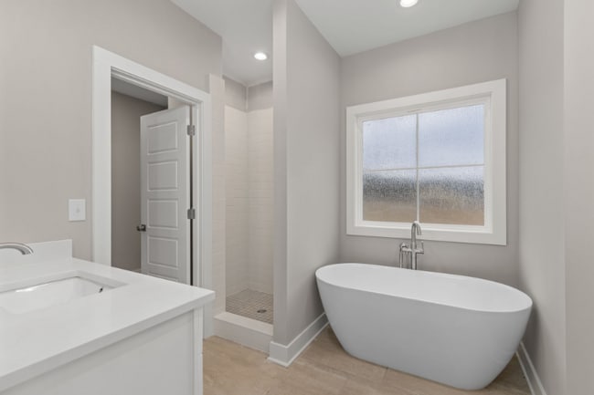 Building Photo - 219 Bush Rd SE