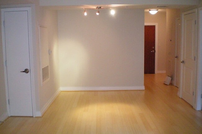 Foto del edificio - 915 E St NW