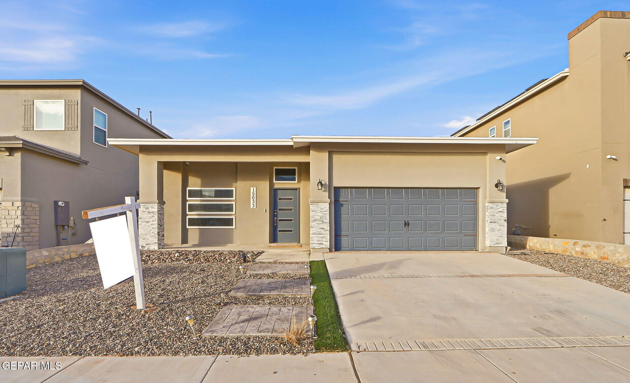 Primary Photo - 15033 Imagine Dr