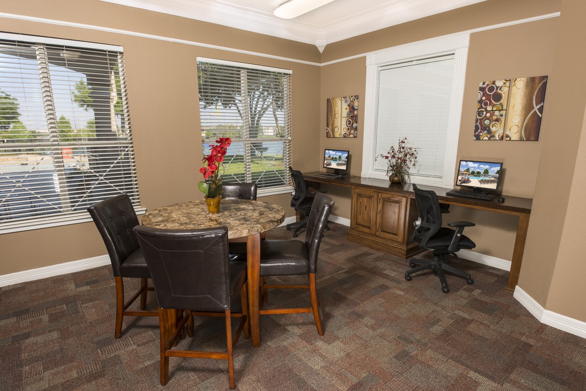 Crescent Cove At Lakepointe Apartments Lewisville, TX