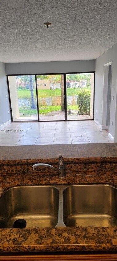 Primary Photo - 1562 Lake Crystal Dr