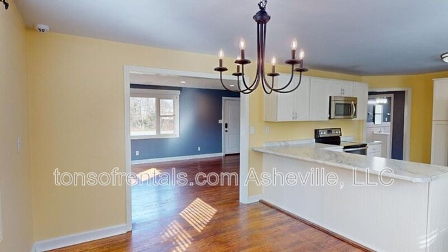 Building Photo - 653 Long Shoals Rd
