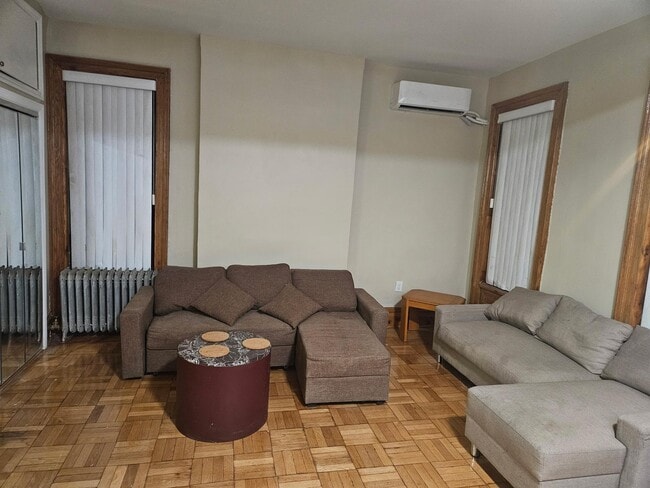 Foto del edificio - 939 E 156th St