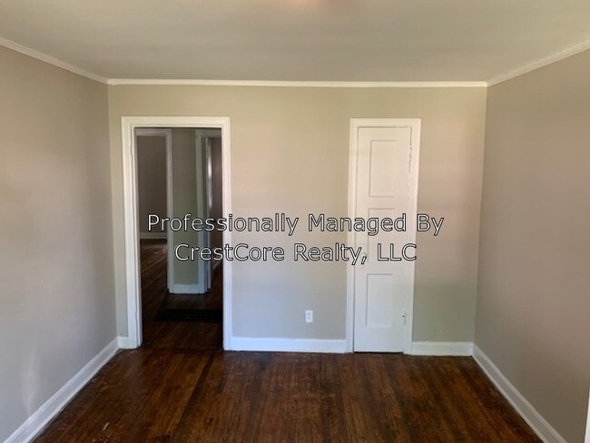 Building Photo - 2273 Longstreet Dr