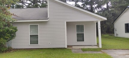 Building Photo - 115 Village Cir