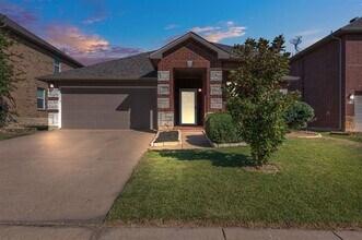 Building Photo - 2233 Cavalry Dr