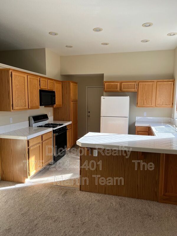 Building Photo - 6137 Greenbrook Dr