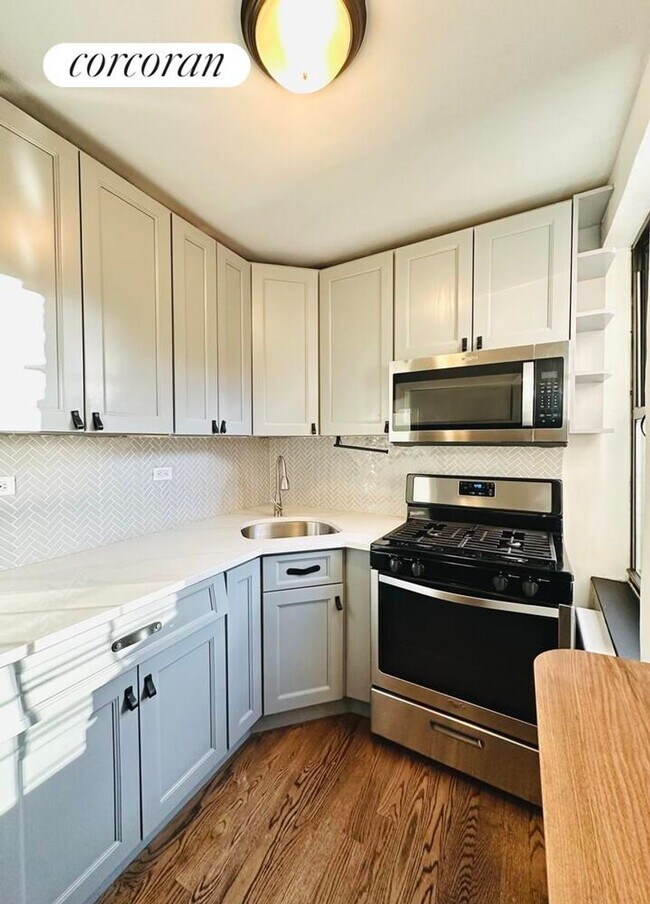 Foto del edificio - 52-25 39th Rd