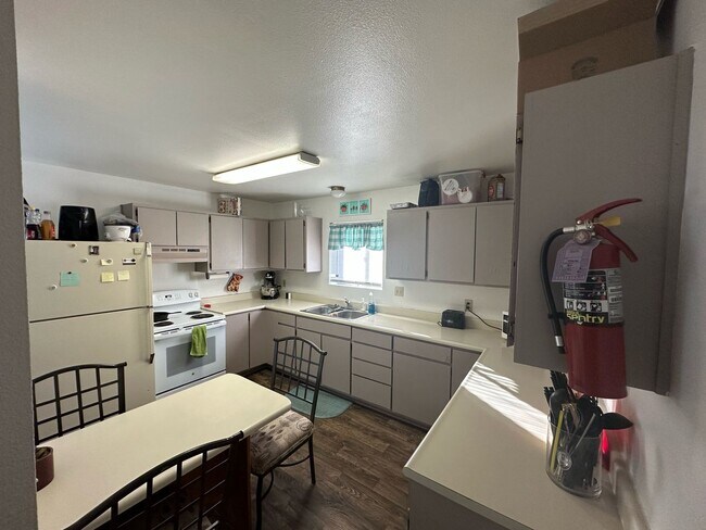 Building Photo - 205 Paseo Del Flag A - PM1218
