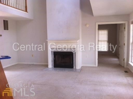 Building Photo - 3 bedroom with bonus on 5 acres