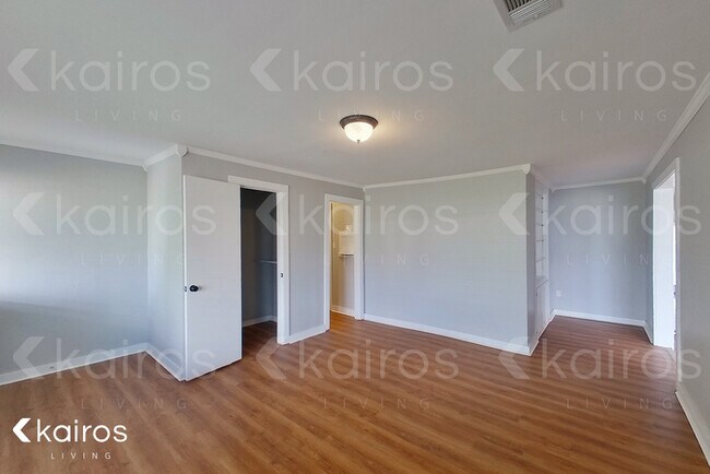 Foto del edificio - 4417 Brown Ave.