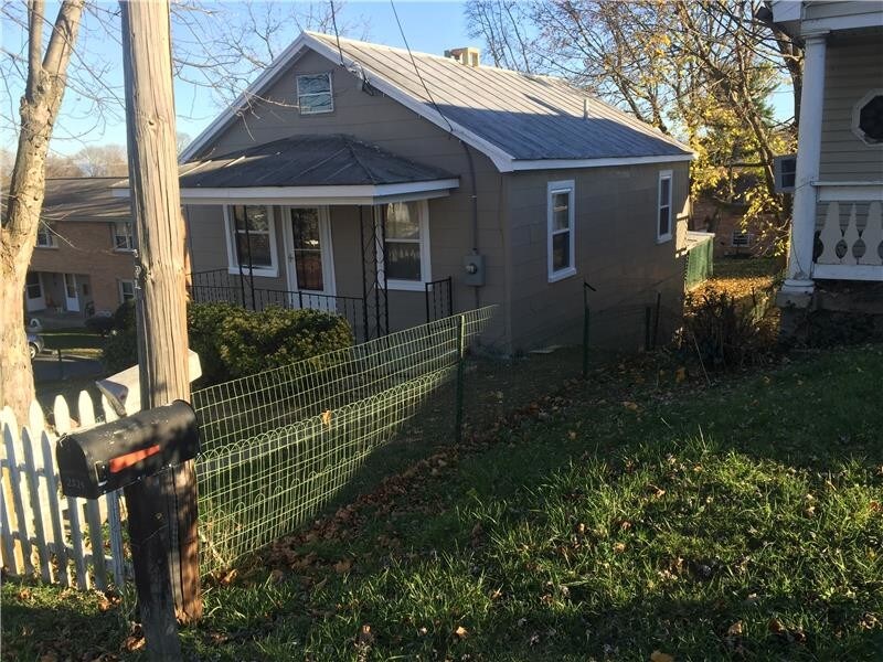 Primary Photo - 2522 Bath St