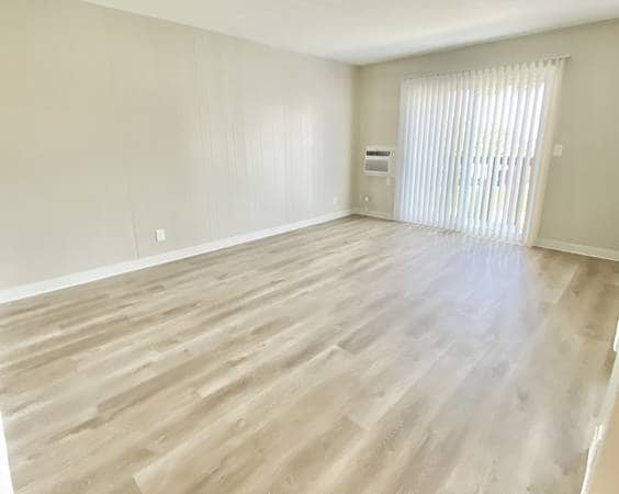 UNIDAD INFERIOR - PLANO DE NIVEL DE PISO - La Mesa Highview Apartments