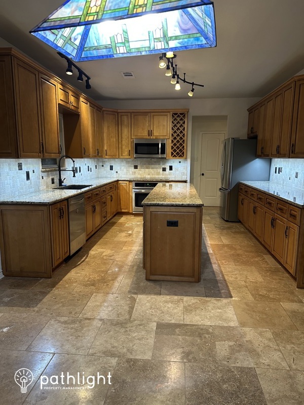 Building Photo - 2309 Green Creek Drive, Arlington, TX, 76001