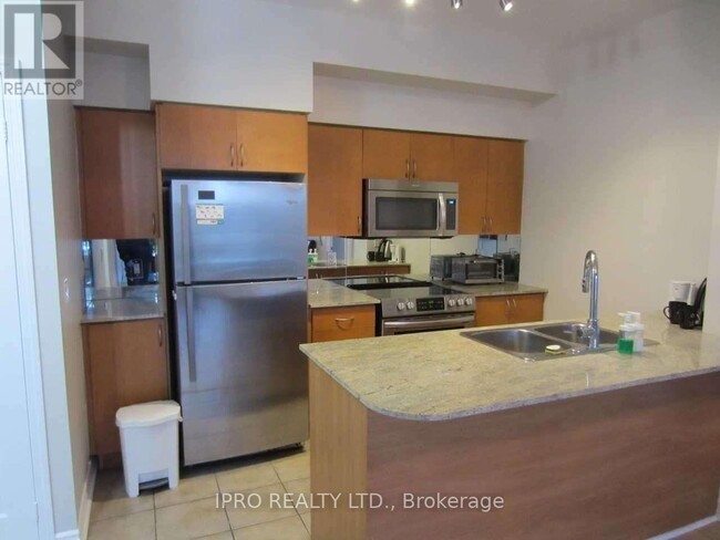 Building Photo - 388-388 Prince of Wales Dr