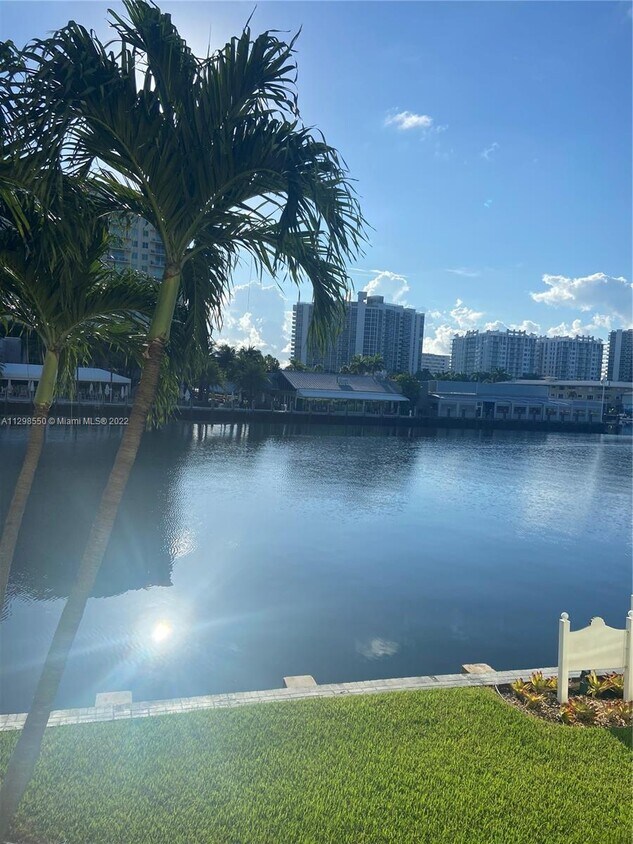 2900 NE 30th St Unit 2I, Fort Lauderdale, FL 33306 Condo for Rent in