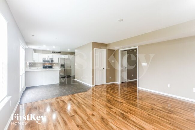 Foto del edificio - 7156 Bracken Ln