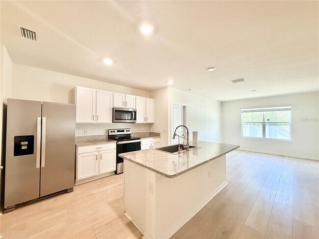 Building Photo - 15541 Black Pepper Ln