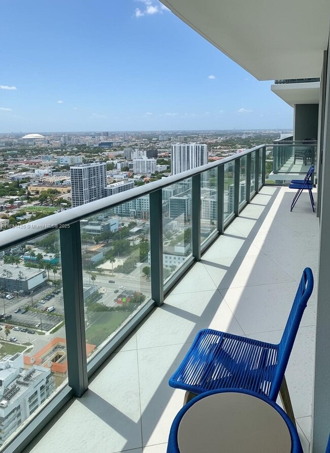 Foto del edificio - 501 NE 31st St