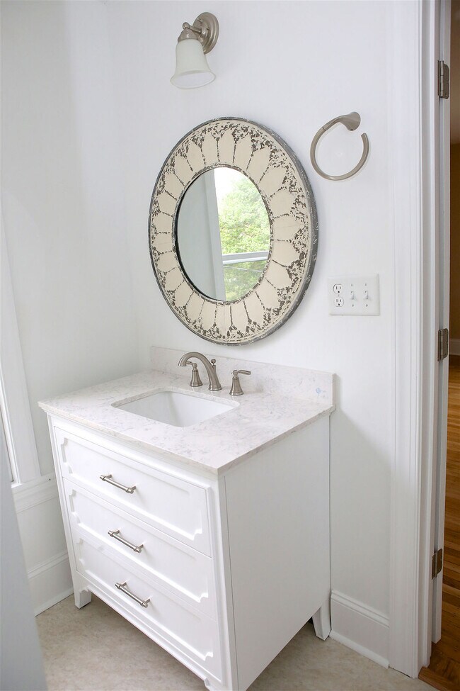 126 Tate St, Greensboro, NC 27403 Apartments in Greensboro, NC