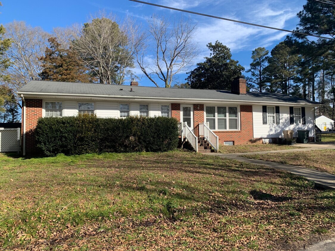 Building Photo - 202 Purvis St