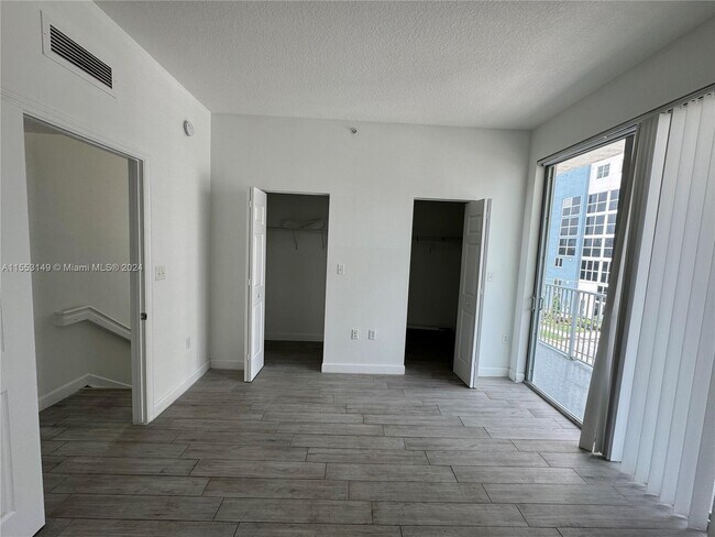 Building Photo - 2130 Van Buren St