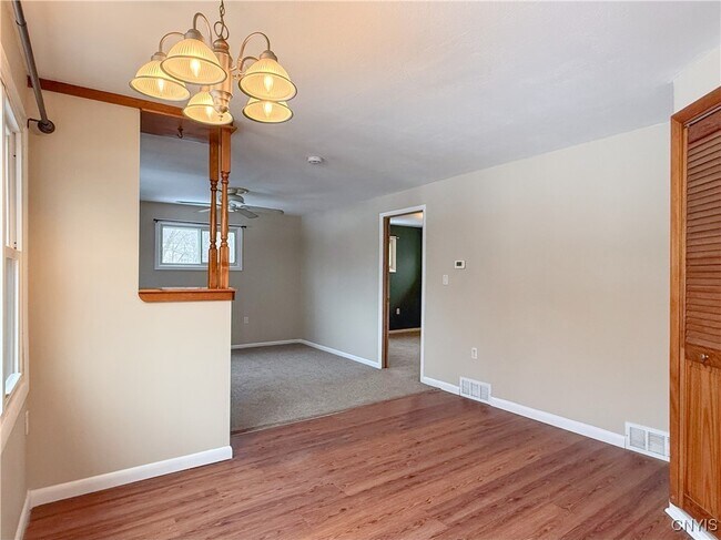 Foto del edificio - 2653 W Seneca Turnpike