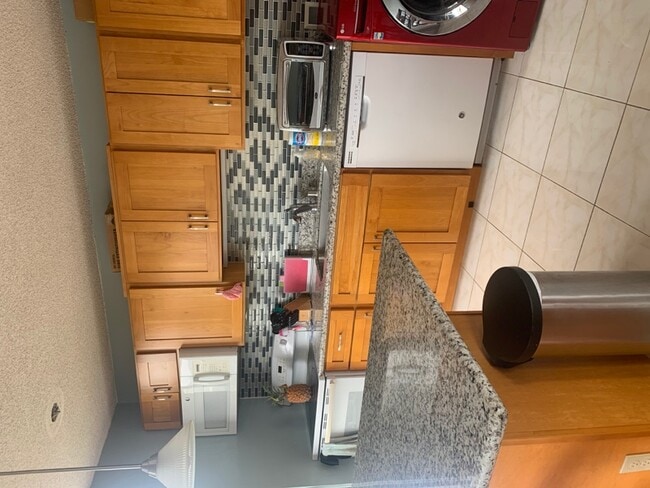 Building Photo - 2033 Nuuanu Ave