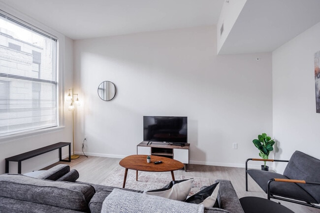 Building Photo - 9-JAN-JAN E 4th St