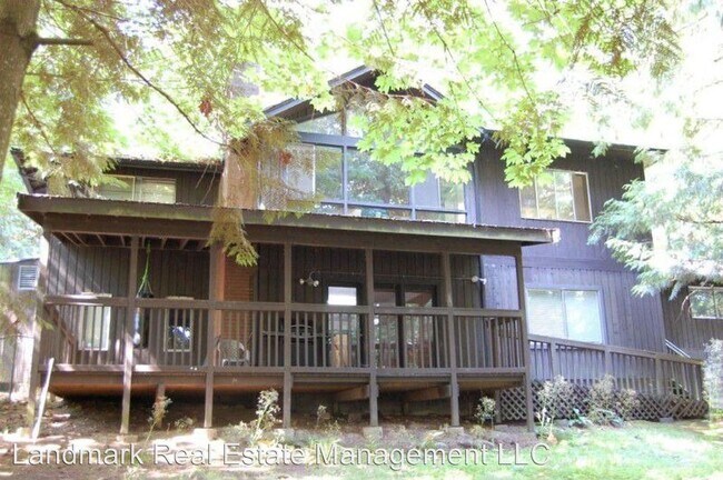 Building Photo - 2300 Yew Street Rd