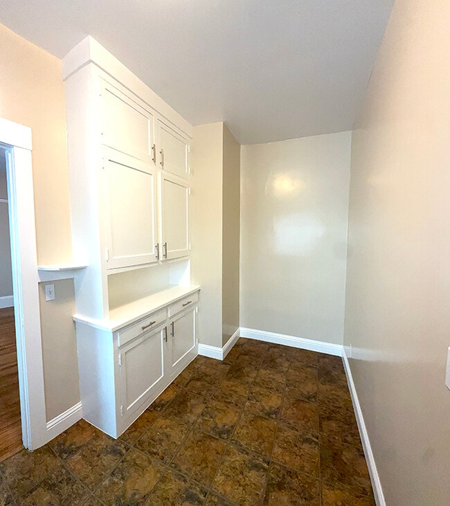 Building Photo - California Apartments