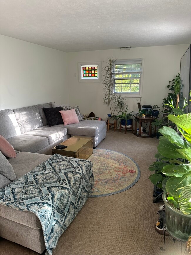 Sala de estar - 1706 Cedar Hill Rd