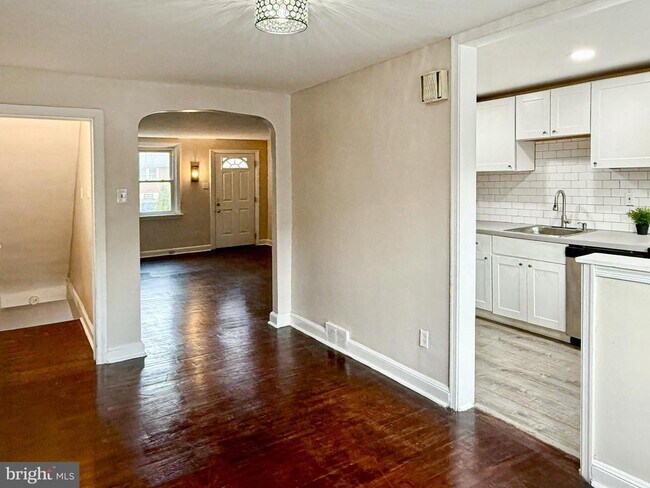 Foto del edificio - 116 W Berkley Ave