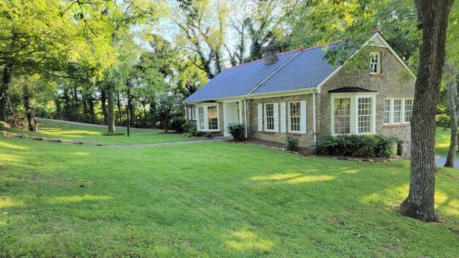 Building Photo - 7643 Nolensville Rd