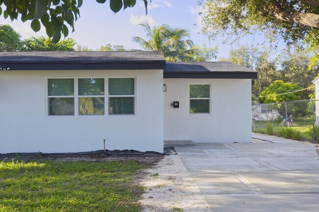 Foto del edificio - 120 SW 7th Ave