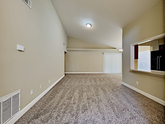 Building Photo - 854 River Cove Ave