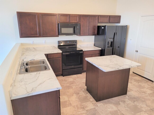 Foto del edificio - 7525 Forest Meadows Ave