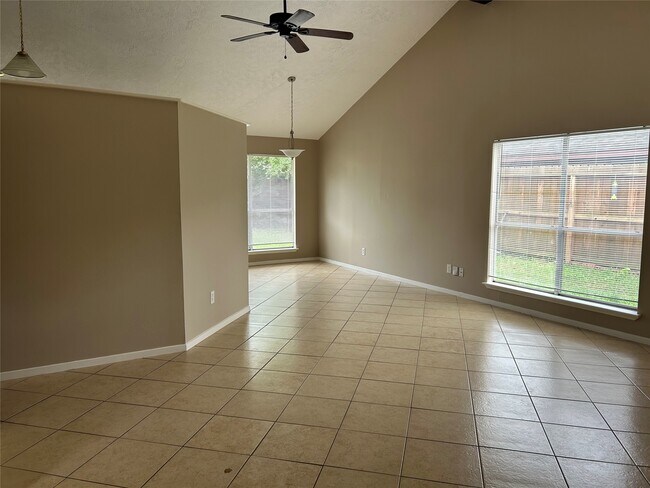 Foto del edificio - 4215 Spinks Creek Ln