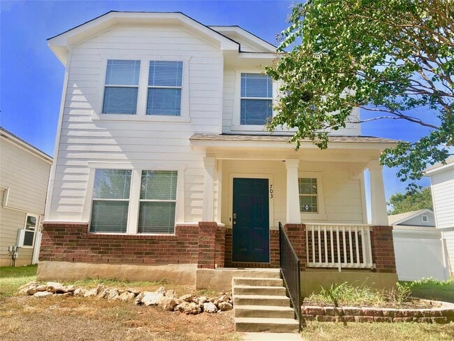 Foto del edificio - 703 Big Spring Dr