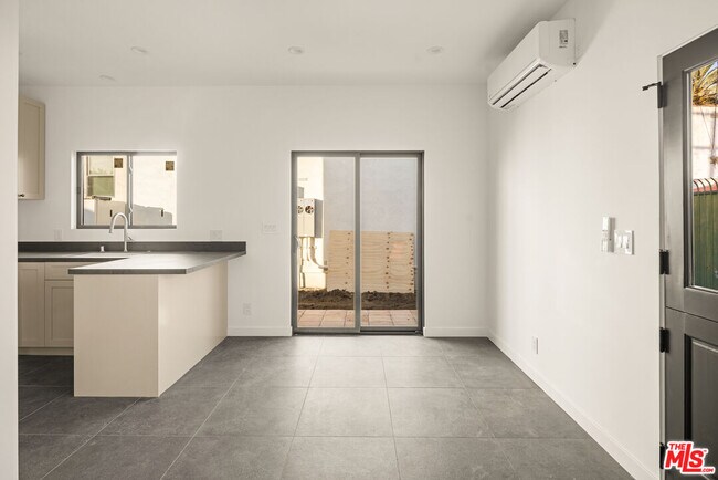 Foto del edificio - 5212 W 21st St