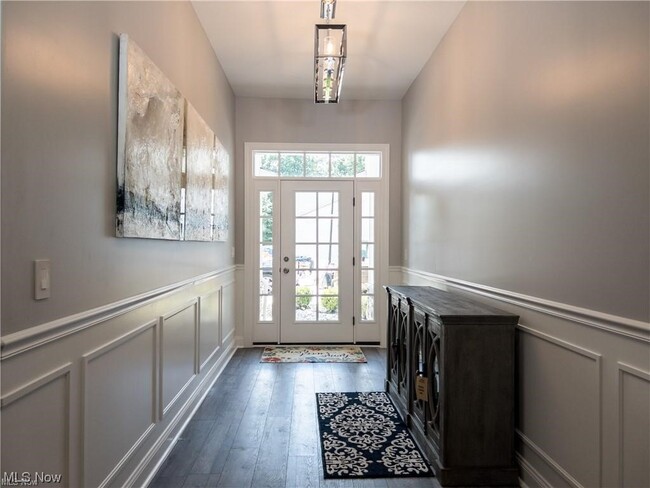Building Photo - 991 Pin Oaks Dr