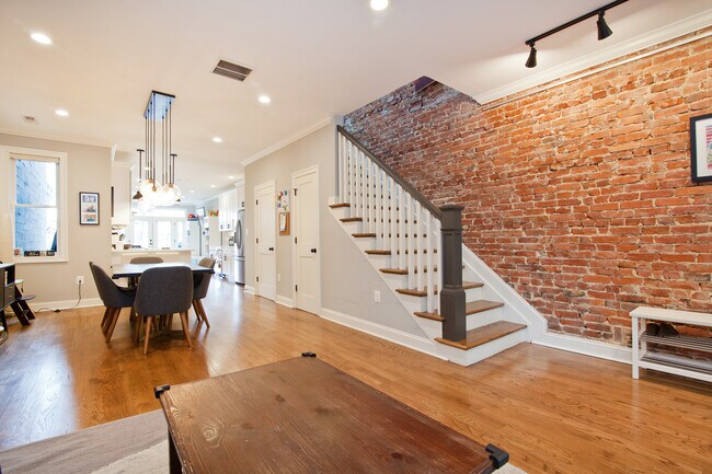 Building Photo - 1213 Oates St NE