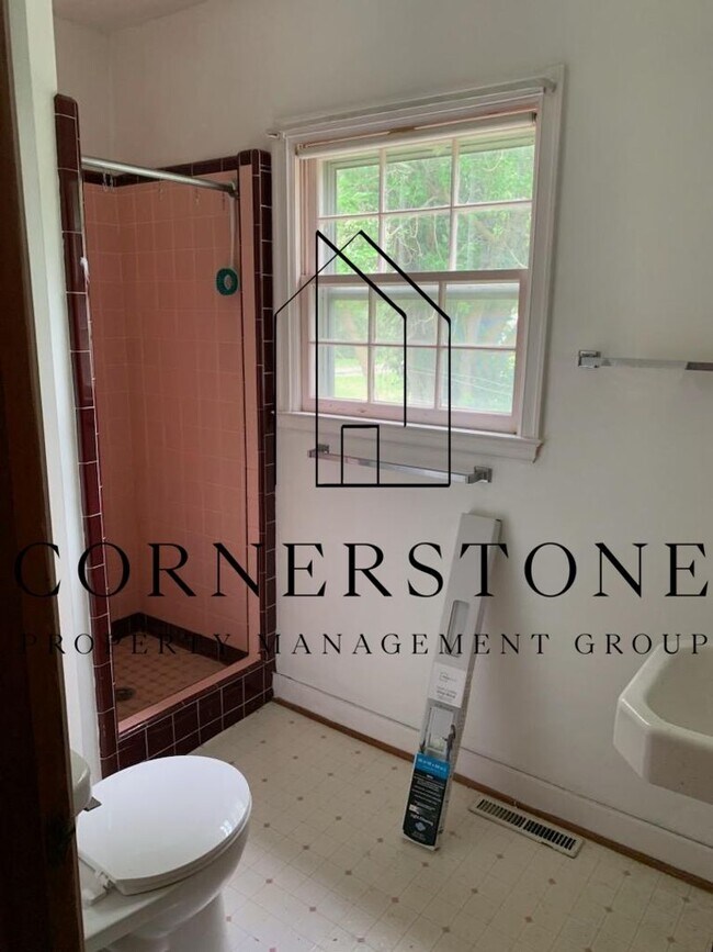 Building Photo - Cute 1 bedroom house Rockwell City $560, no water bill!