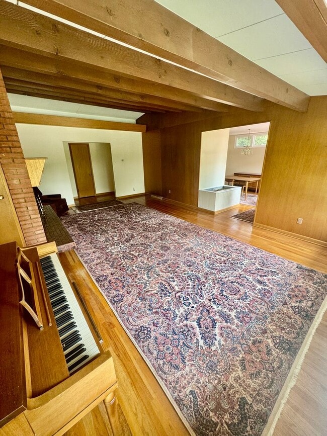 Building Photo - Mid-Mod Wheat Ridge Gem!