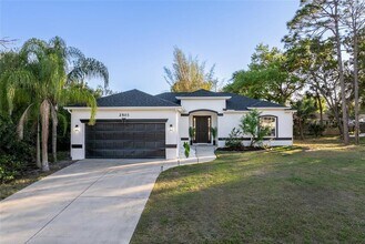 Building Photo - 2503 Dumont Ln