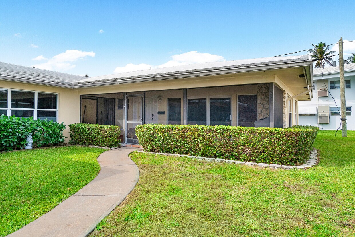 Foto principal - 2757 NE 29th Ave