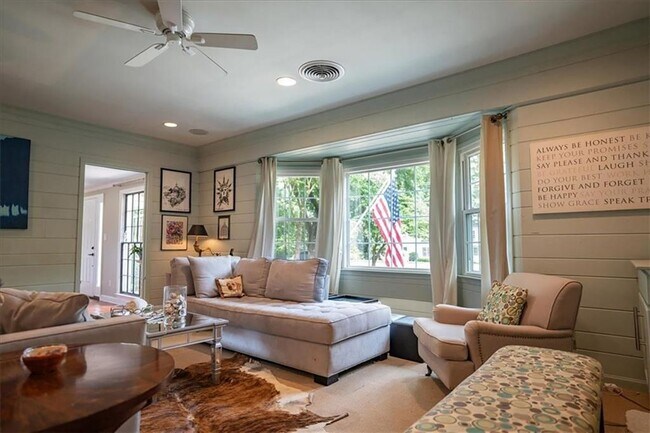 Foto del edificio - 3179 E Wood Valley Rd NW