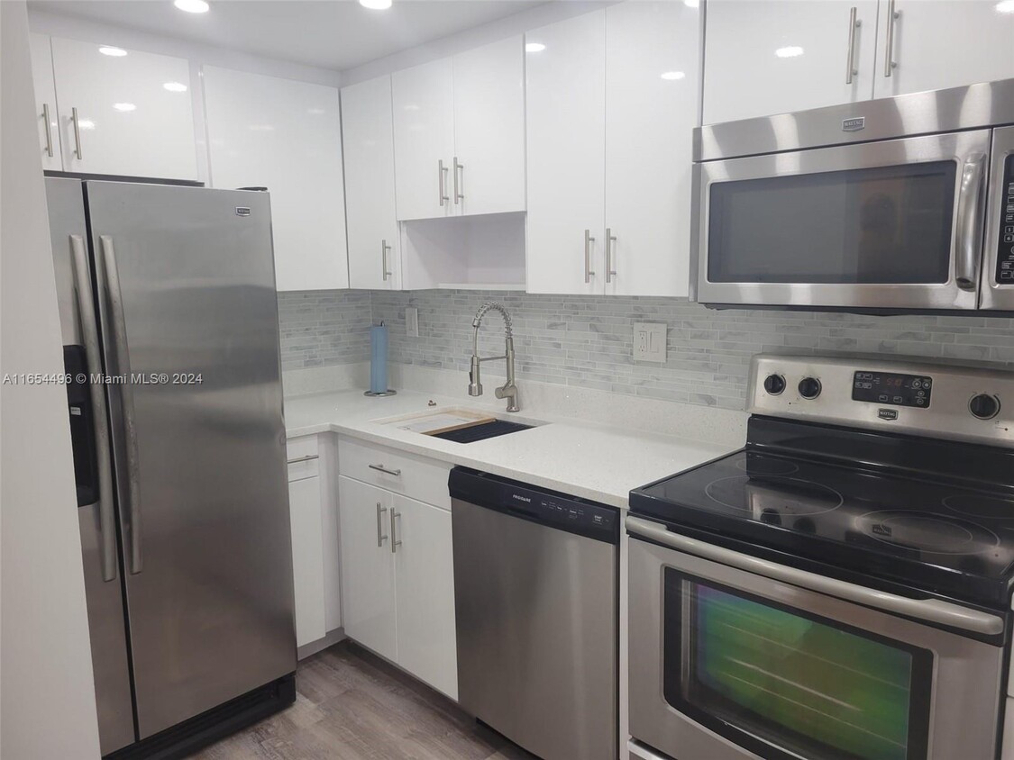 Foto principal - 1470 NE 125th Terrace
