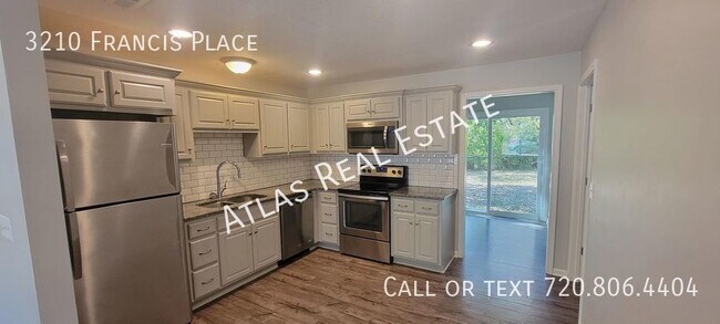 Building Photo - Remodeled 4 bedroom minutes from the KU ca...