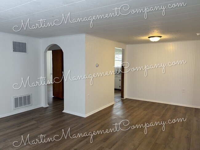 Foto del edificio - 1844 S Beacon Ave